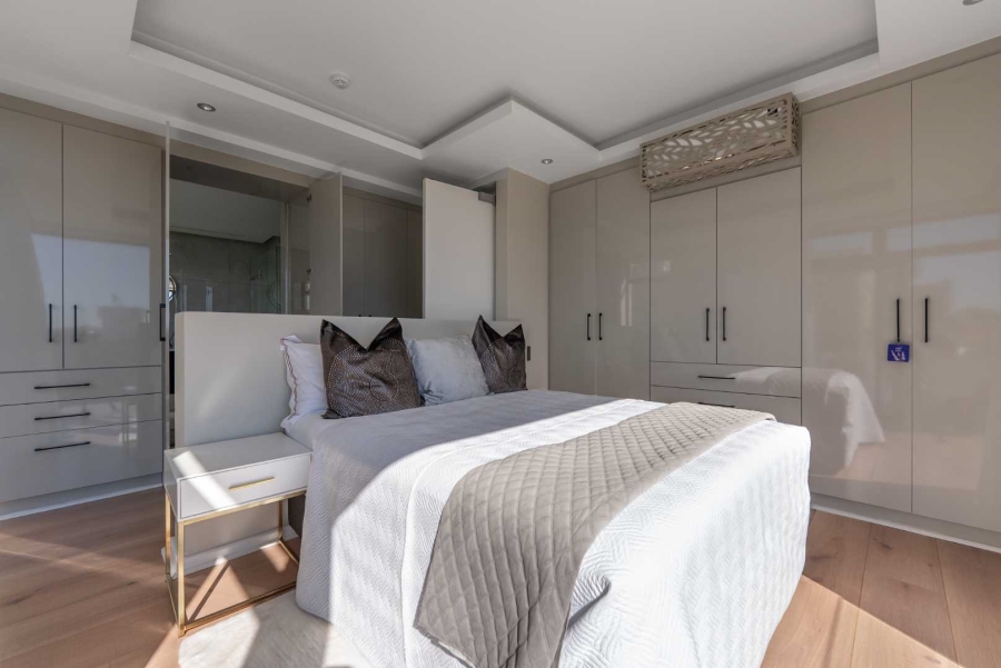 4 Bedroom Property for Sale in Bantry Bay Western Cape